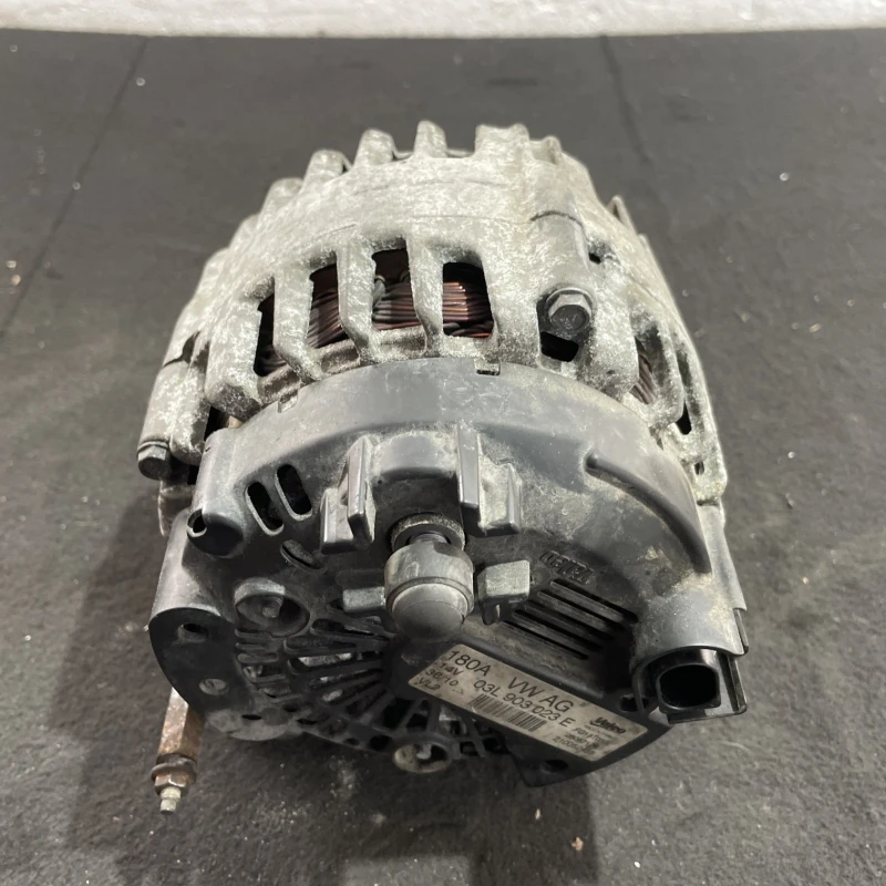 Alternator / Volkswagen Passat B6 2010 / Motor, racire si evacuare