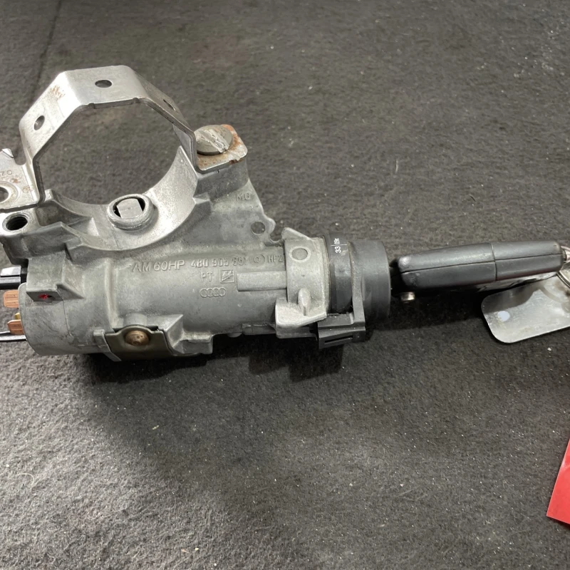Contact cu cheie / Volkswagen Polo 6R 2011 / Audio si electronice