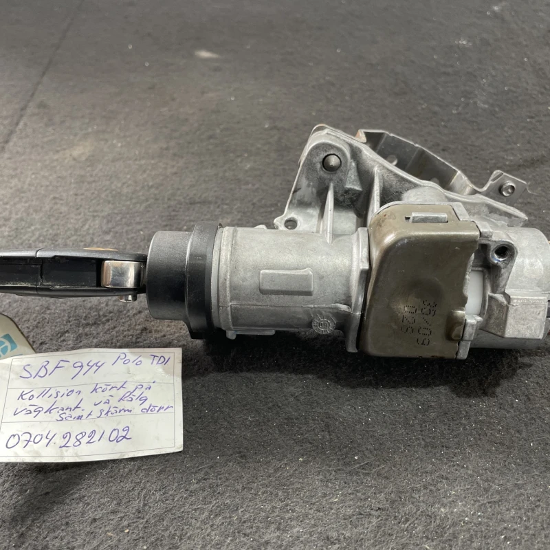 Contact cu cheie / Volkswagen Polo 6R 2011 / Audio si electronice