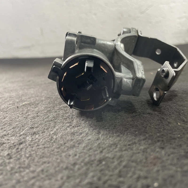 Contact cu cheie / Volkswagen Polo 6R 2011 / Audio si electronice