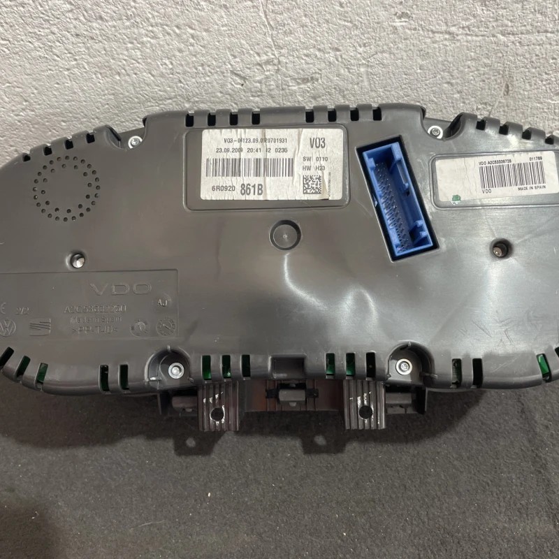 Ceas bord / Volkswagen Polo 6R 2011 / Audio si electronice