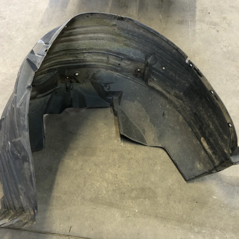 Carenaj stanga fata mare / Nissan Navara D40 2011 / Caroserie, oglinzi si faruri