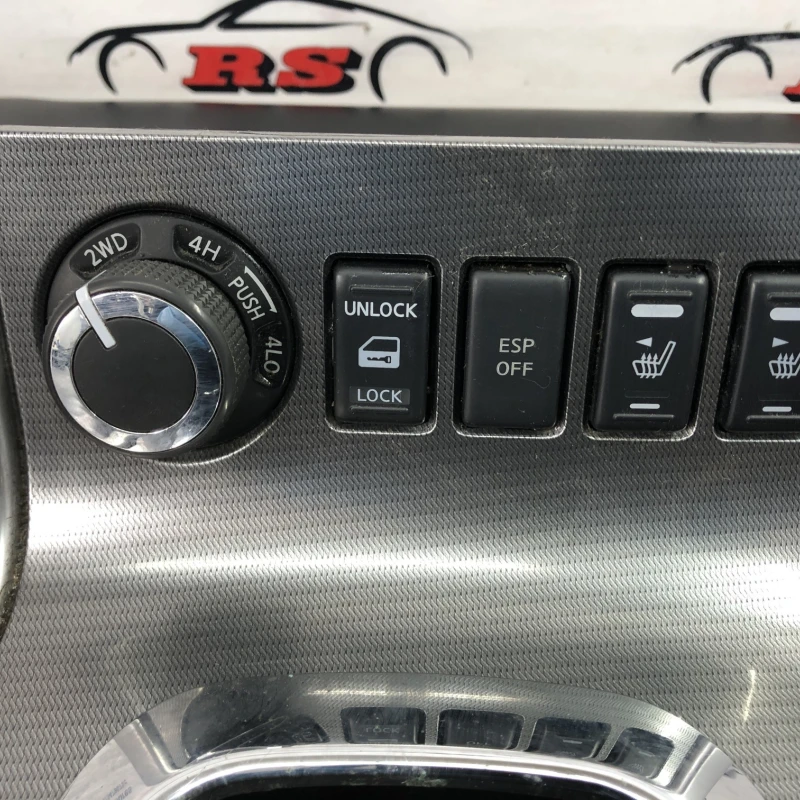 Butoane consola centrala / Nissan Navara D40 2011 / Interior