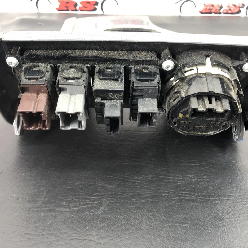 Butoane consola centrala / Nissan Navara D40 2011 / Interior