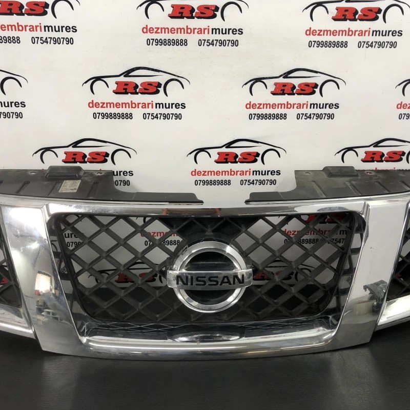 Grila radiator cu emblema / Nissan Navara D40 2011 / Caroserie, oglinzi si faruri