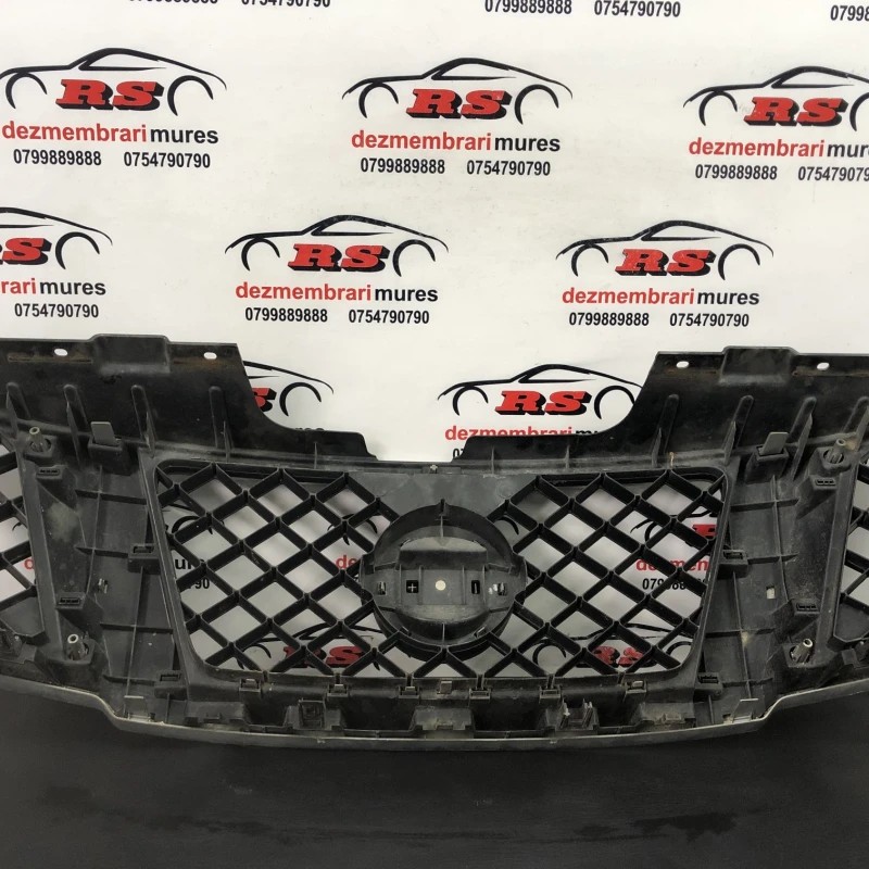 Grila radiator cu emblema / Nissan Navara D40 2011 / Caroserie, oglinzi si faruri