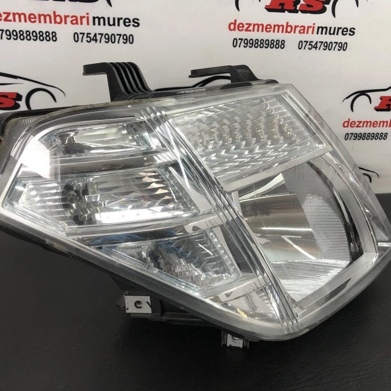 Far dreapta EUROPA / Nissan Navara D40 2011 / Caroserie, oglinzi si faruri