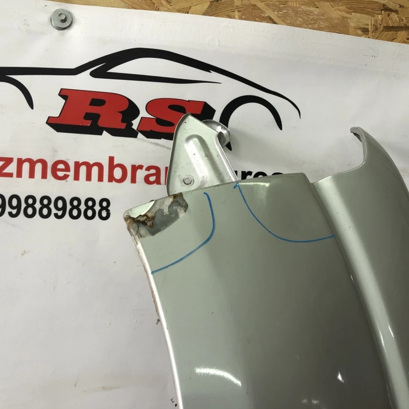 Aripa stanga fata / Nissan Navara D40 2011 / Caroserie, oglinzi si faruri