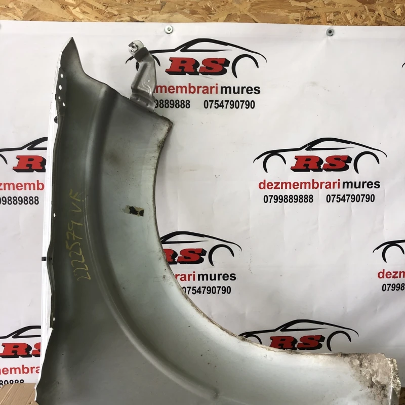 Aripa stanga fata / Nissan Navara D40 2011 / Caroserie, oglinzi si faruri