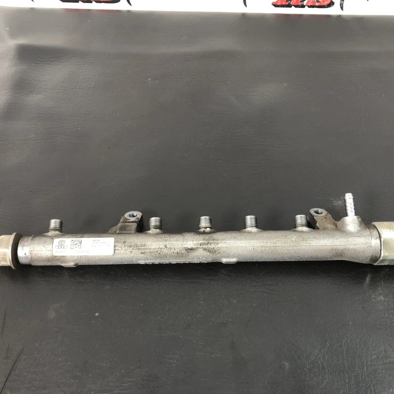 Rampa injectoare cu senzor Volkswagen Golf MK6 2012