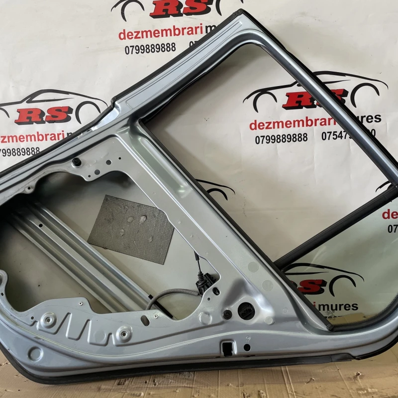 Usa dreapta spate / Volkswagen Golf MK6 2012 / Caroserie, oglinzi si faruri