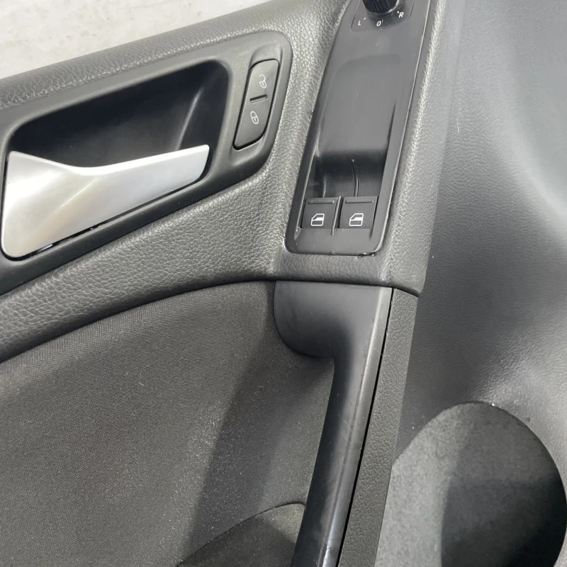 Panou tapiterie usa stanga fata / Volkswagen Golf MK6 2012 / Interior