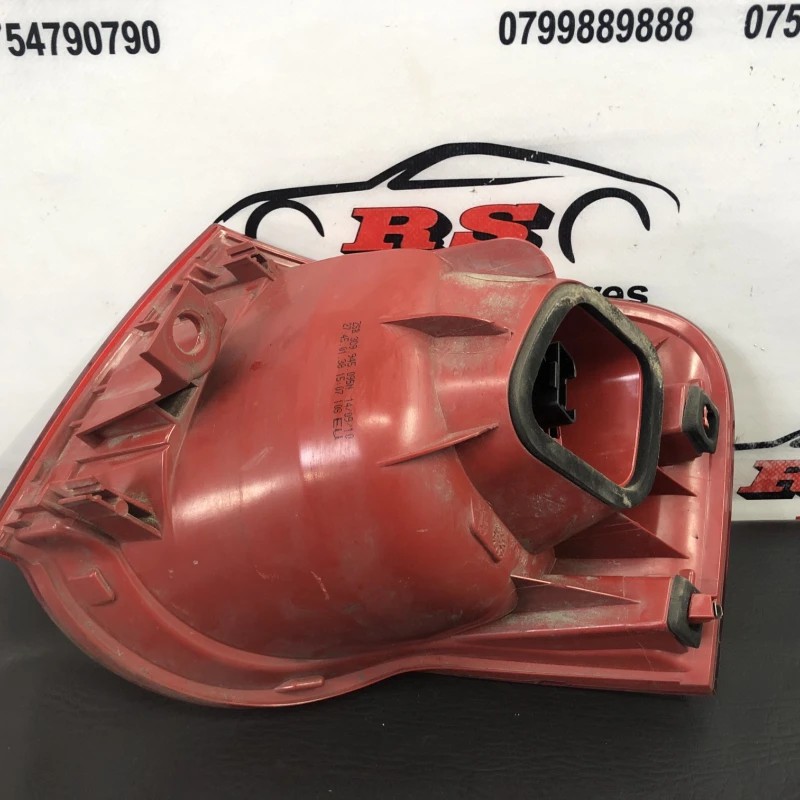 Stop stanga caroserie / Volkswagen Passat B6 2008 / Caroserie, oglinzi si faruri
