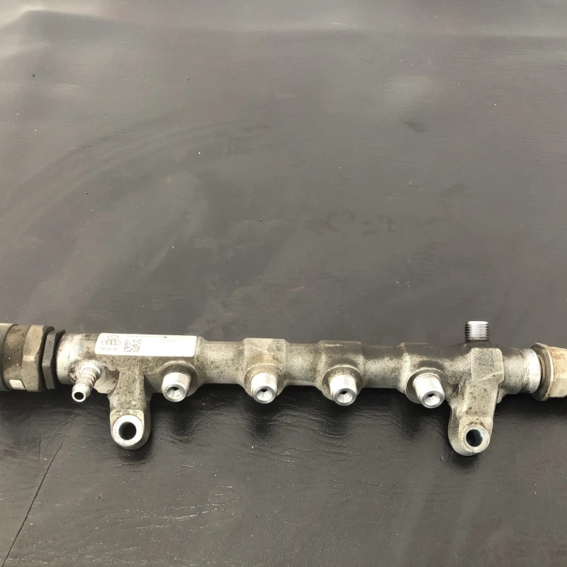 Rampa injectoare cu senzor / Volkswagen Sharan 7N 2011 / Motor, racire si evacuare
