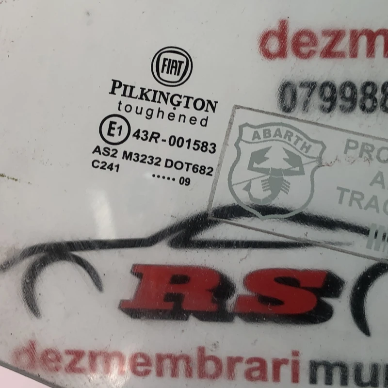 Geam dreapta fata / Fiat 500 Abarth 2009 / Caroserie, oglinzi si faruri