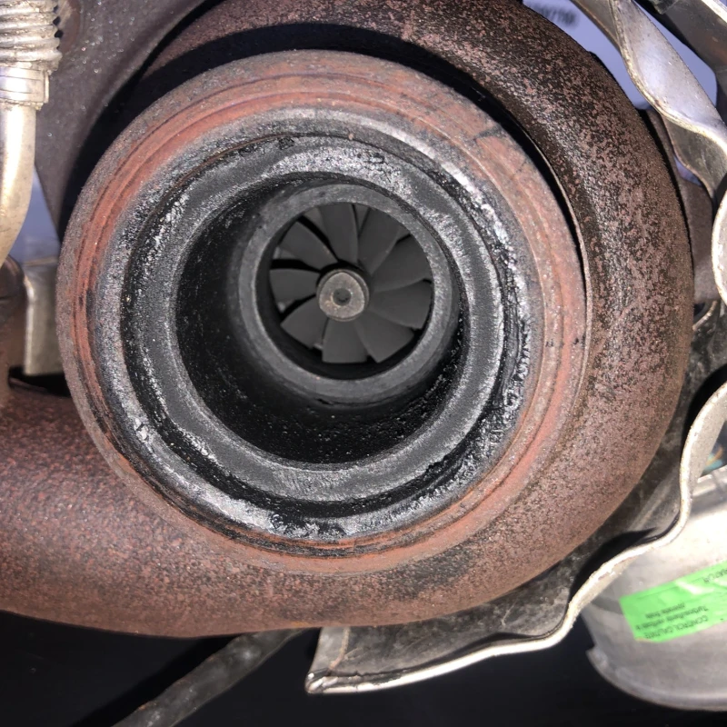 Turbosuflanta turbo turbina / Audi A3 8P 2011 / Motor, racire si evacuare