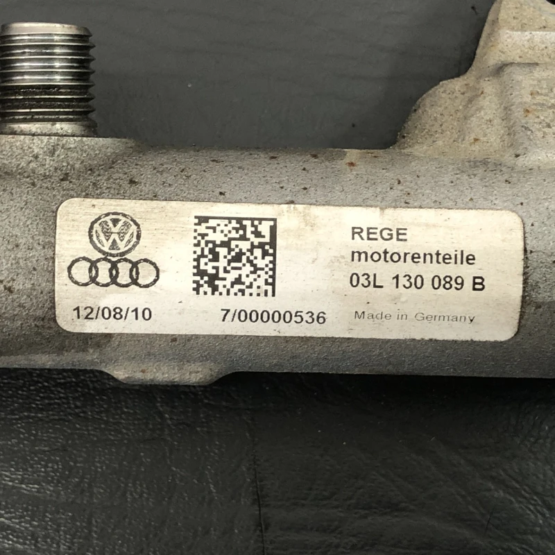 Rampa injectoare cu senzor / Audi A3 8P 2011 / Motor, racire si evacuare