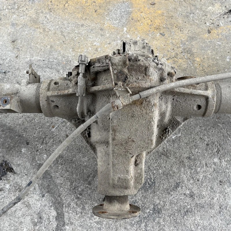 Punte spate / Nissan Navara D40 2011 / Directie si suspensie