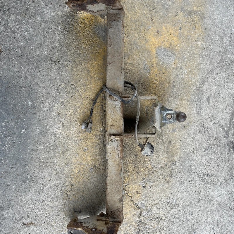 Carlig remorcare / Nissan Navara D40 2011 / Caroserie, oglinzi si faruri
