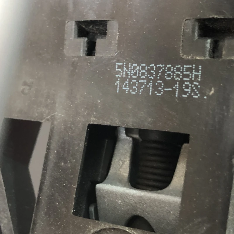 Maner usa stanga fata / Volkswagen Golf MK7 2014 / Caroserie, oglinzi si faruri