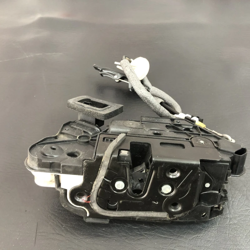 Iala broasca usa stanga fata / Volkswagen Golf MK7 2014 / Caroserie, oglinzi si faruri