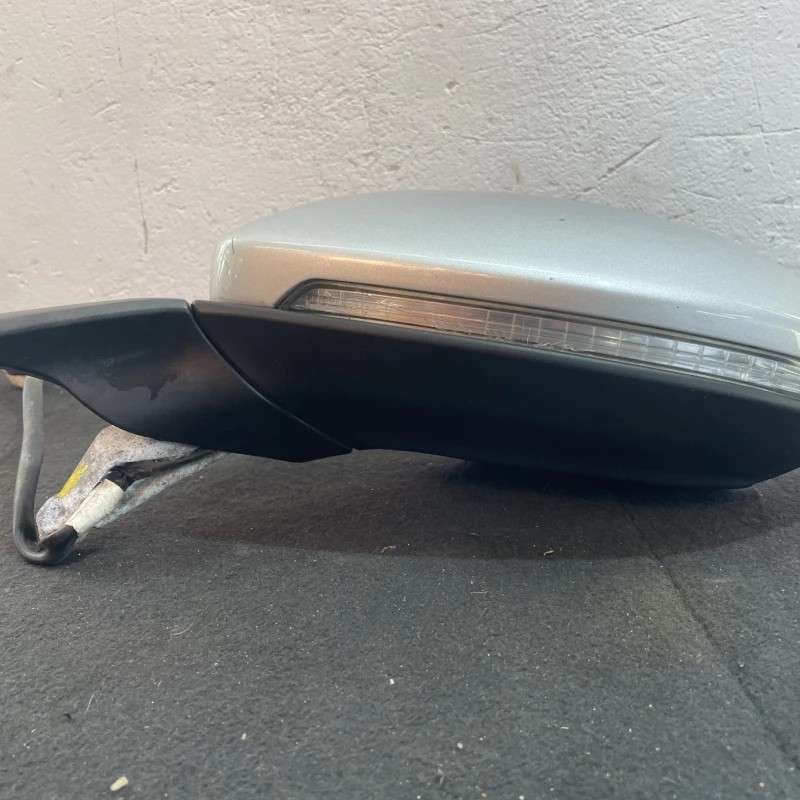 Oglinda stanga / Volkswagen Golf MK7 2014 / Caroserie, oglinzi si faruri