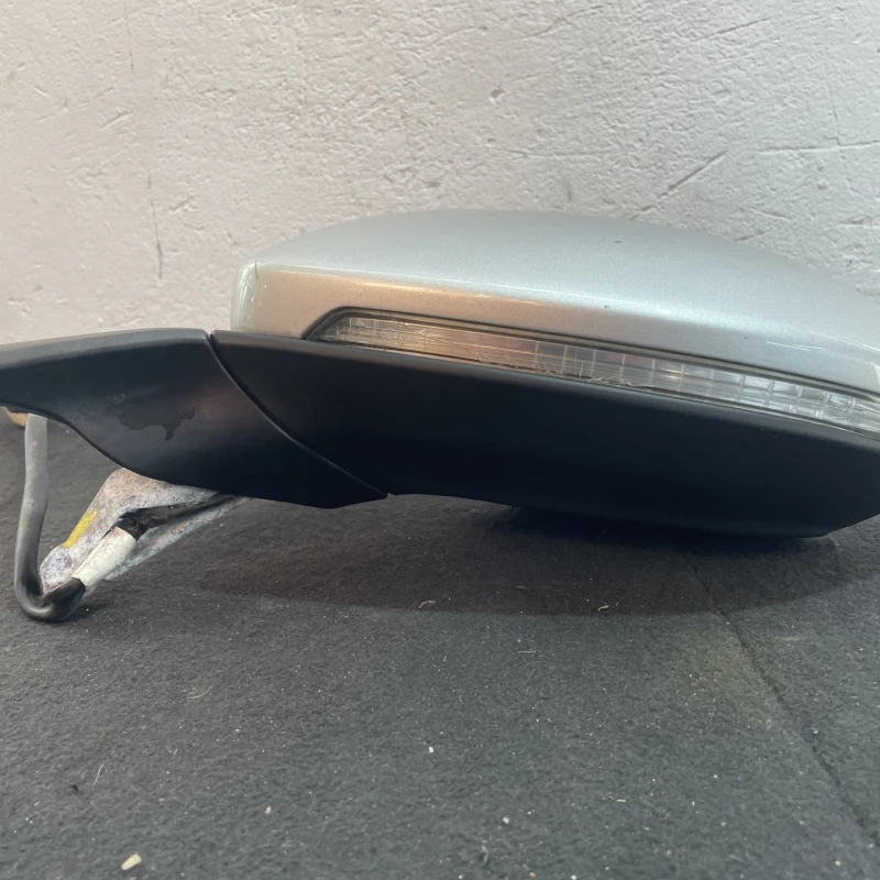 Oglinda stanga / Volkswagen Golf MK7 2014 / Caroserie, oglinzi si faruri