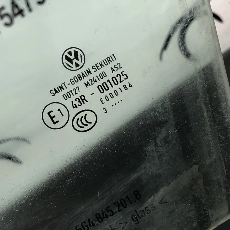 Geam stanga fata / Volkswagen Golf MK7 2014 / Caroserie, oglinzi si faruri