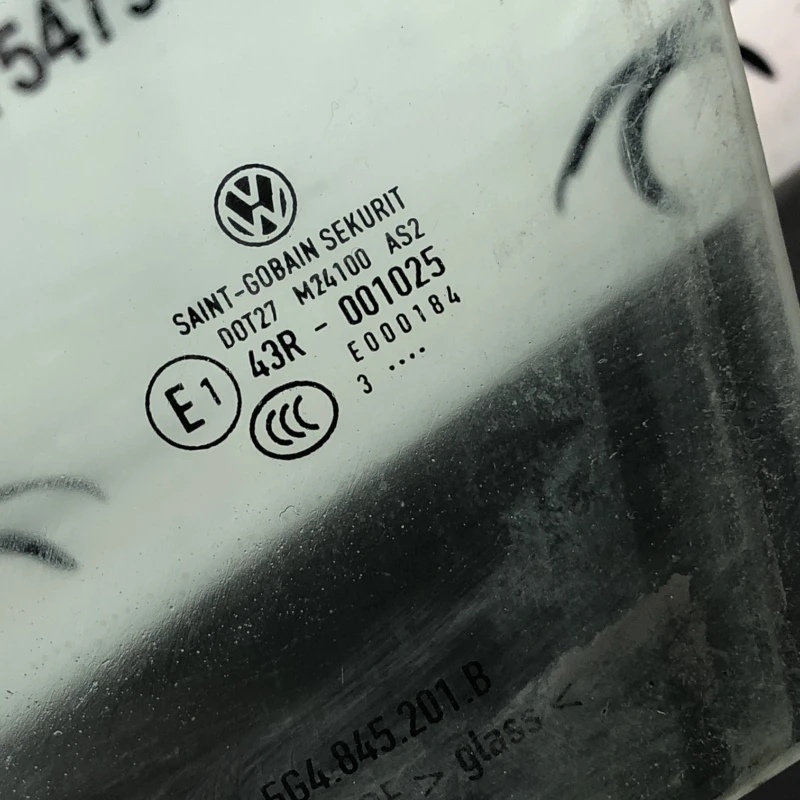 Geam stanga fata / Volkswagen Golf MK7 2014 / Caroserie, oglinzi si faruri