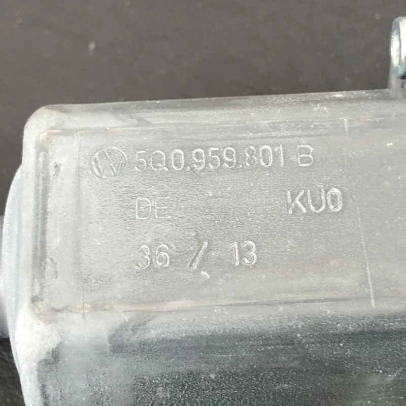 Motoras geam stanga fata / Volkswagen Golf MK7 2014 / Audio si electronice