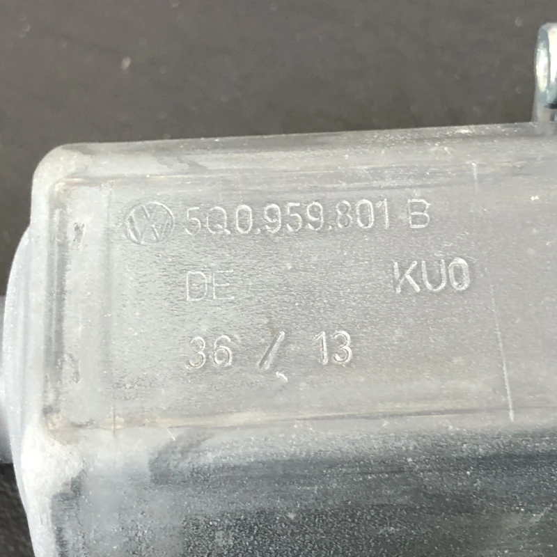 Motoras geam stanga fata / Volkswagen Golf MK7 2014 / Audio si electronice