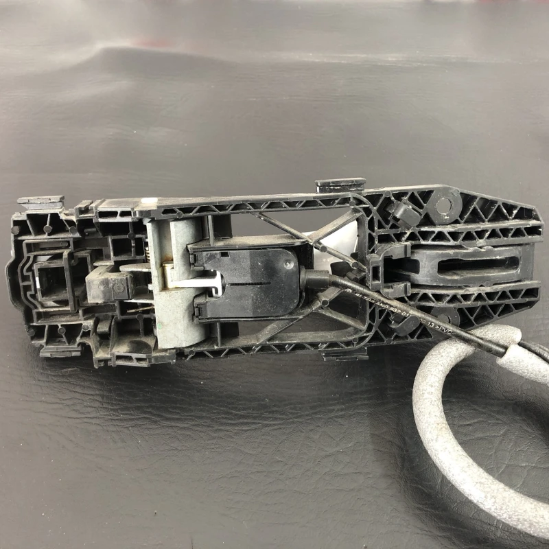 Maner usa stanga spate / Volkswagen Golf MK7 2014 / Caroserie, oglinzi si faruri