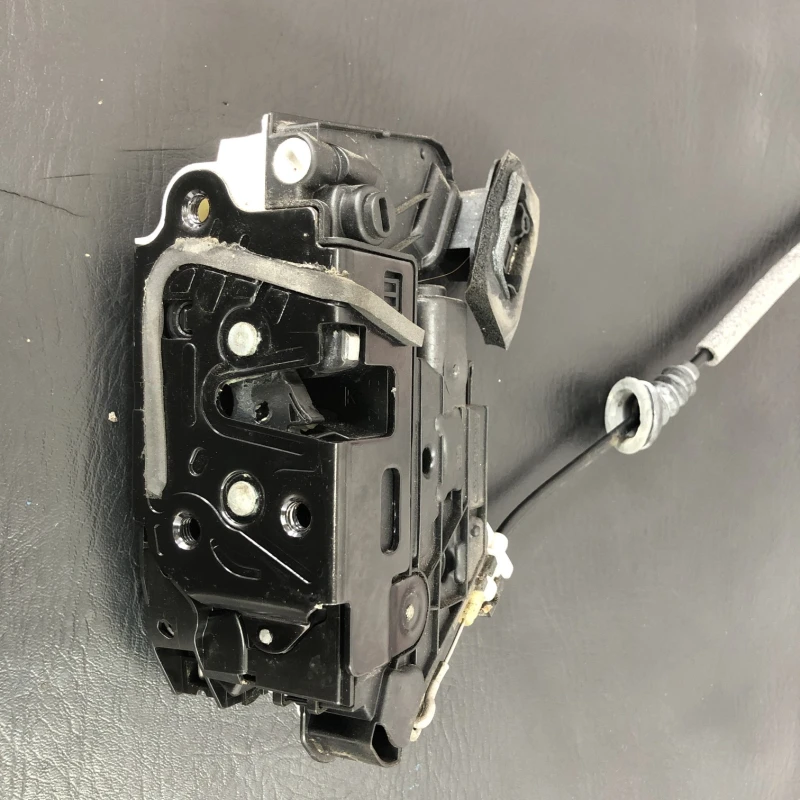 Iala broasca usa stanga spate / Volkswagen Golf MK7 2014 / Caroserie, oglinzi si faruri