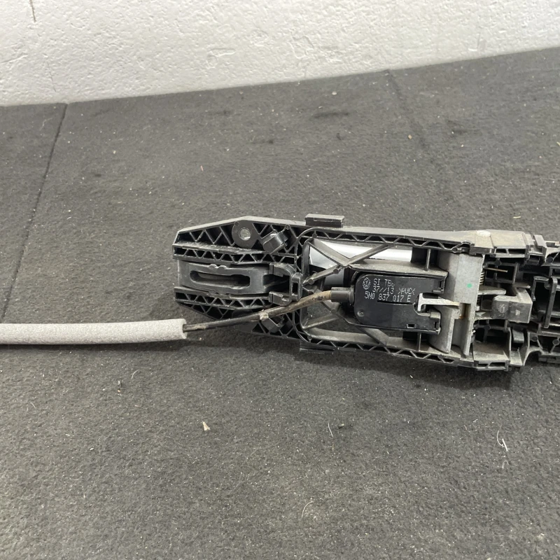 Maner usa dreapta fata / Volkswagen Golf MK7 2014 / Caroserie, oglinzi si faruri