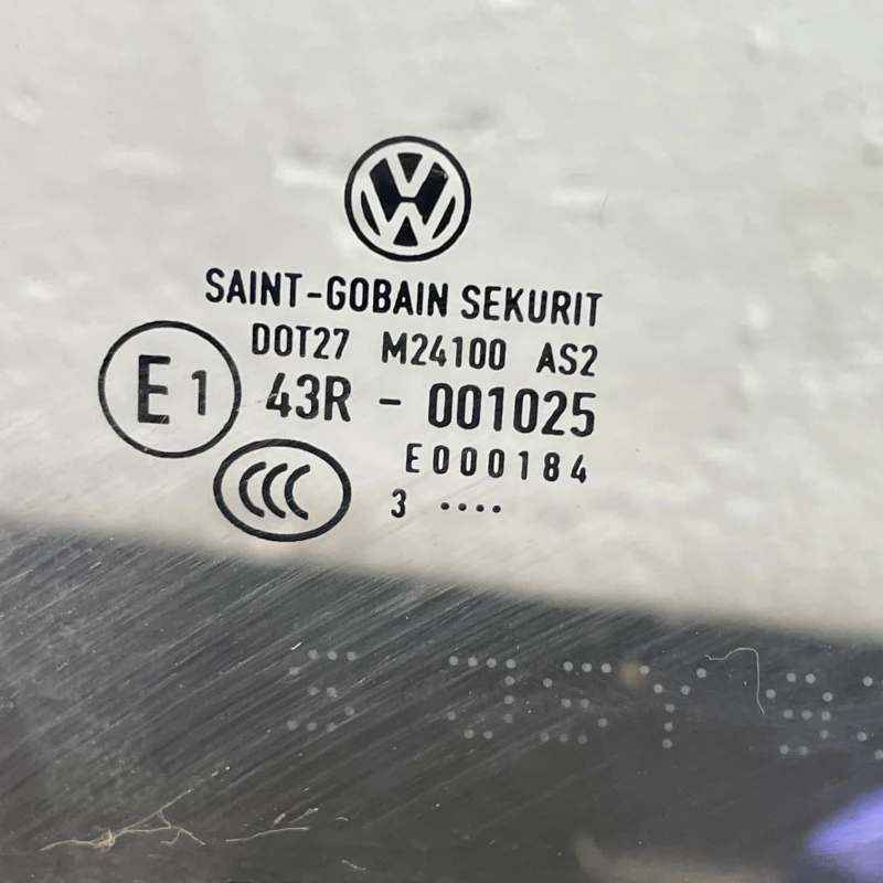 Geam dreapta fata / Volkswagen Golf MK7 2014 / Caroserie, oglinzi si faruri