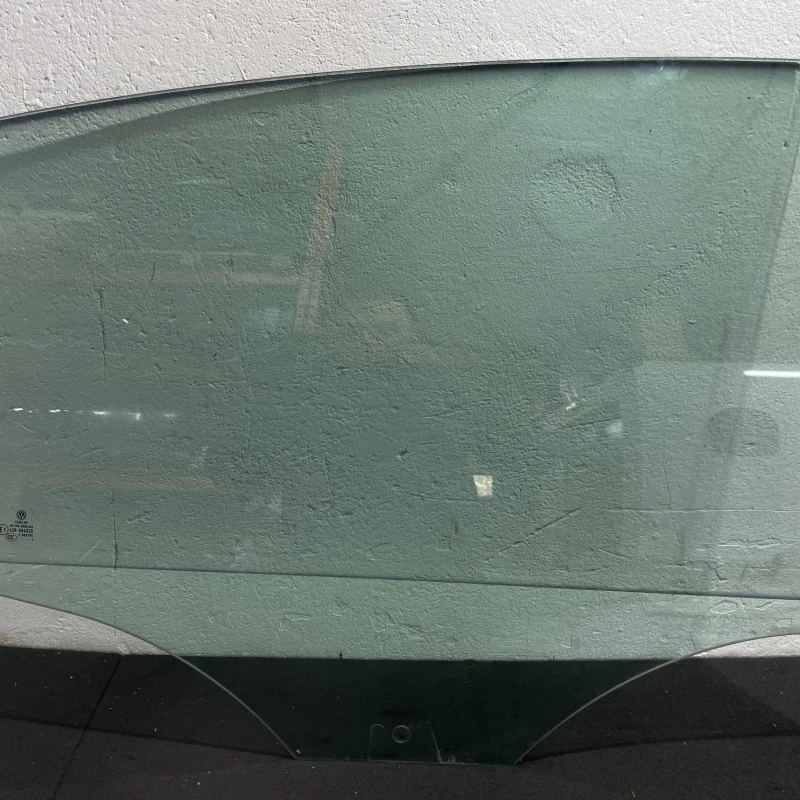 Geam dreapta spate Volkswagen 