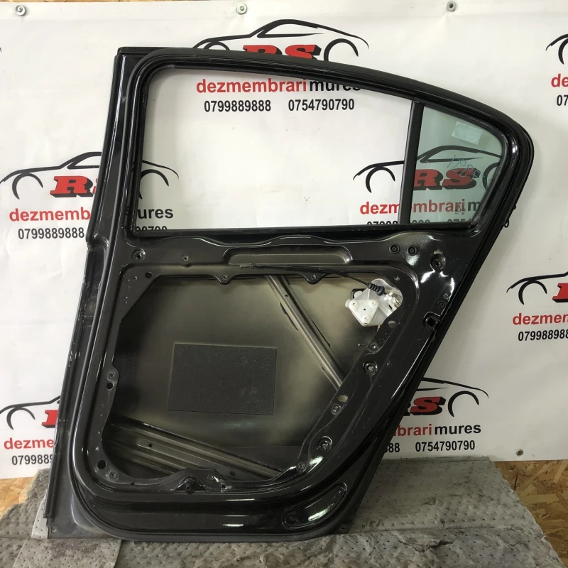 Usa dreapta spate / Volkswagen Passat B7 2011 / Caroserie, oglinzi si faruri