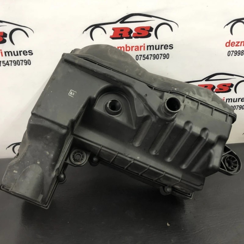 Carcasa filtru aer / Volkswagen Passat B7 2011 / Motor, racire si evacuare