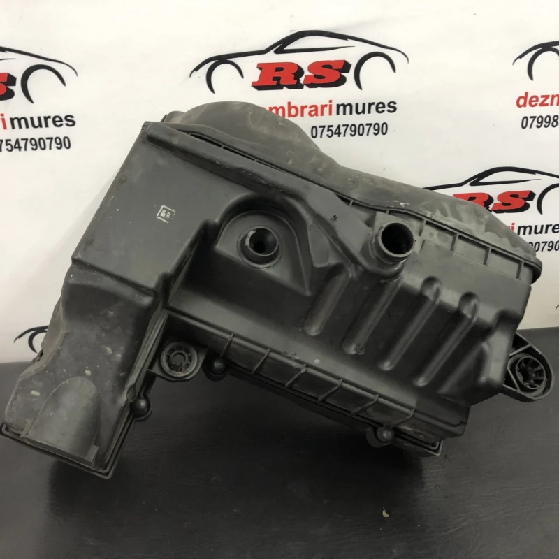 Carcasa filtru aer / Volkswagen Passat B7 2011 / Motor, racire si evacuare