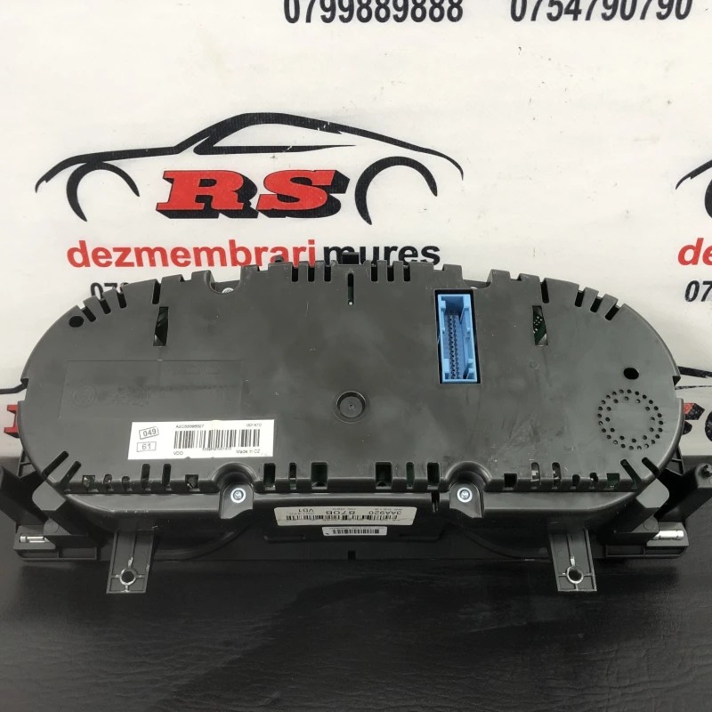 Ceas bord / Volkswagen Passat B7 2011 / Audio si electronice