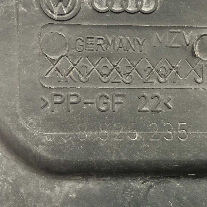 Scut motor / Volkswagen Passat B7 2011 / Caroserie, oglinzi si faruri