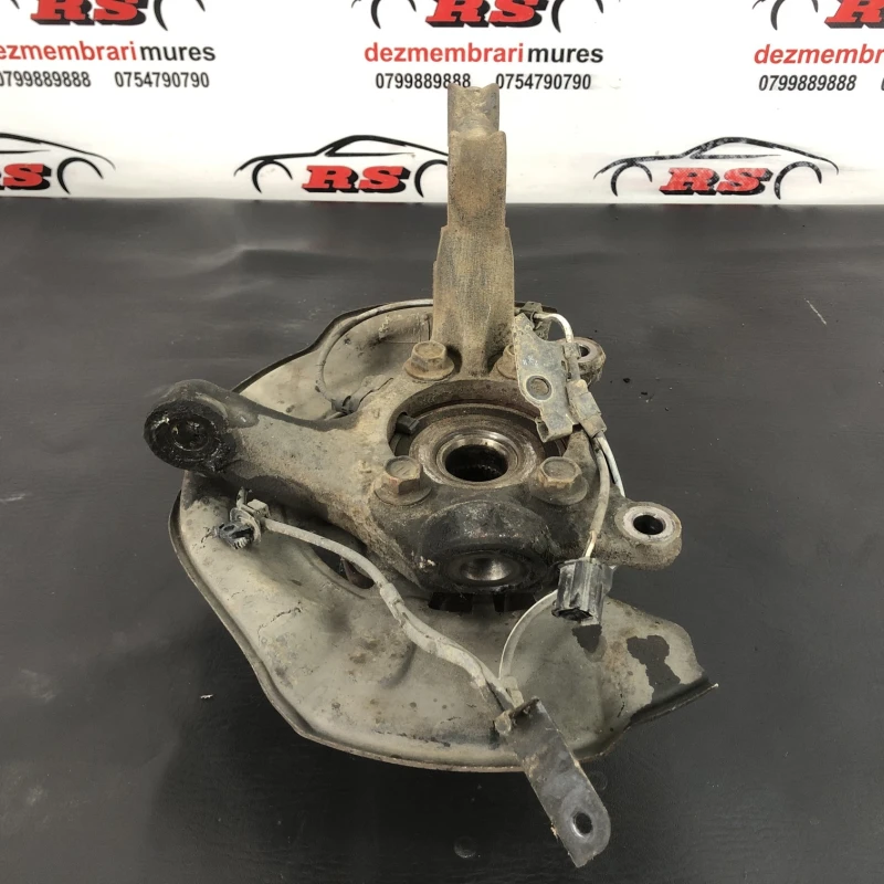 Fuzeta stanga fata / Toyota Rav4 XA30 2007 / Directie si suspensie