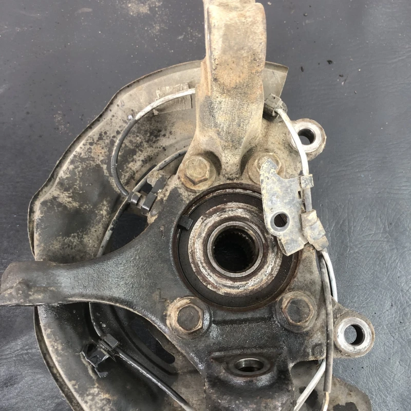 Fuzeta stanga fata / Toyota Rav4 XA30 2007 / Directie si suspensie