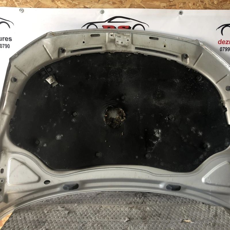 Capota / Volkswagen Passat B6 2010 / Caroserie, oglinzi si faruri