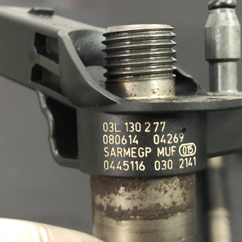 Injector / Volkswagen Passat B6 2009 / Motor, racire si evacuare