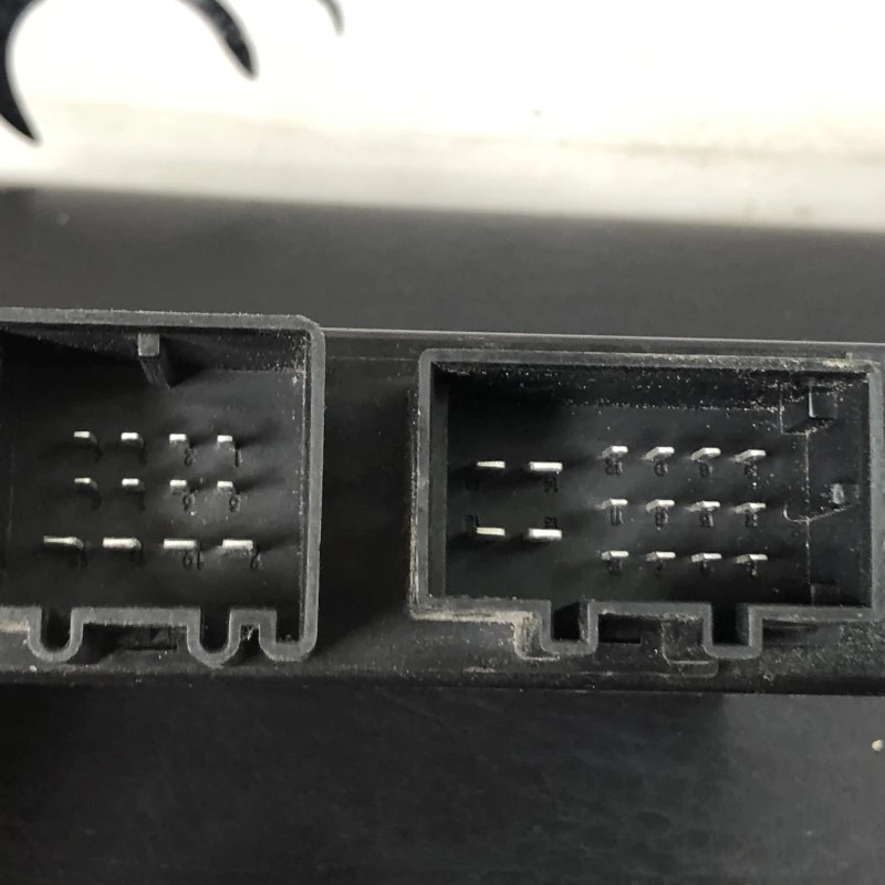 Modul carlig / Volkswagen Passat B6 2009 / Caroserie, oglinzi si faruri