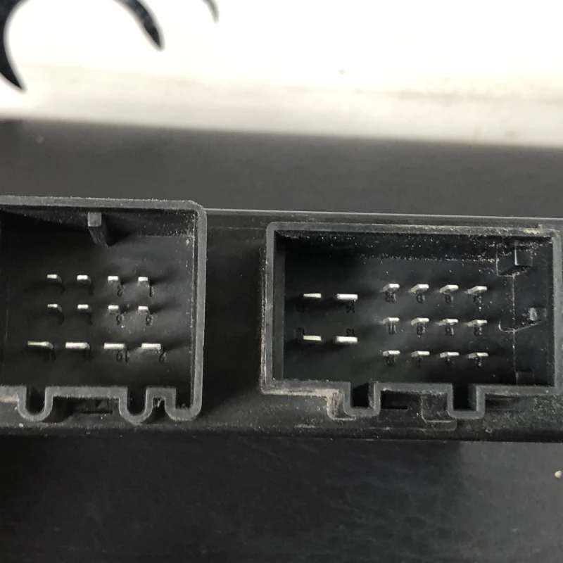 Modul carlig / Volkswagen Passat B6 2009 / Caroserie, oglinzi si faruri