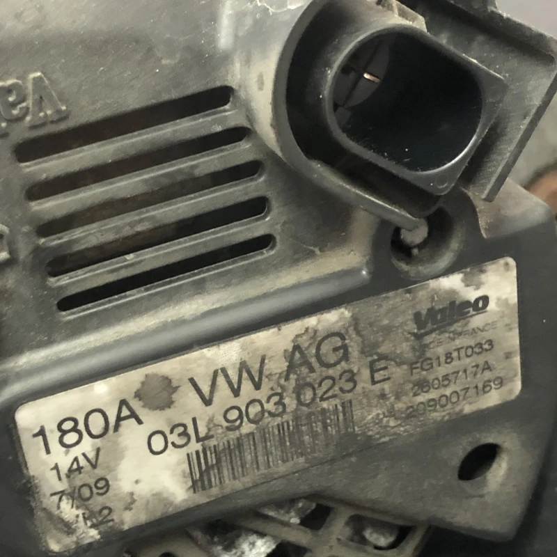 Alternator / Volkswagen Passat B6 2009 / Motor, racire si evacuare