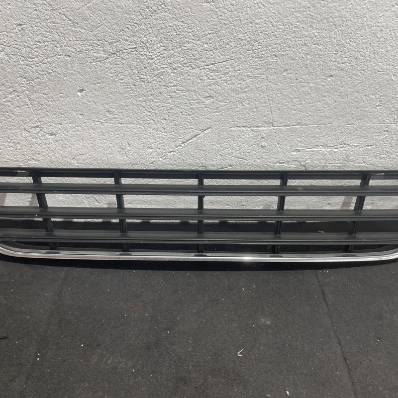 Grila bara fata / Volkswagen Passat B6 2009 / Caroserie, oglinzi si faruri