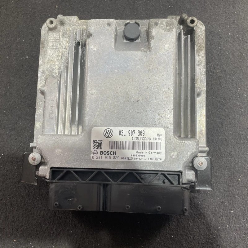Calculator motor ecu Volkswagen 